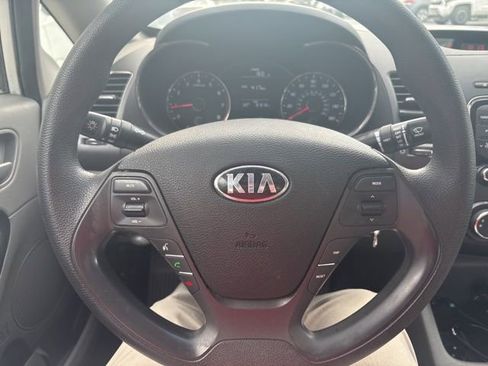 Used 2017 Kia Forte LX FWD image 5