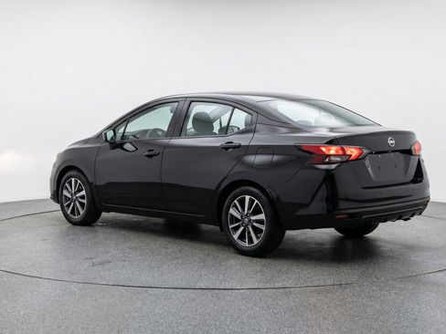 Used 2025 Nissan Versa SV image 6