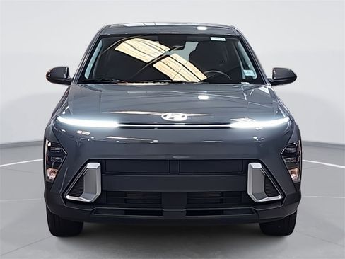 New 2026 Hyundai Kona SE image 2