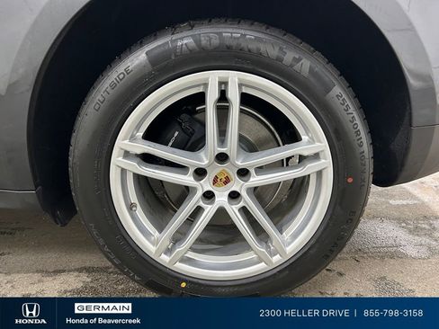 Used 2018 Porsche Macan image 16