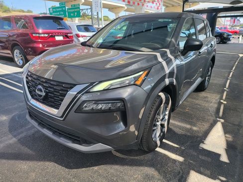 Used 2023 Nissan Rogue S image 1