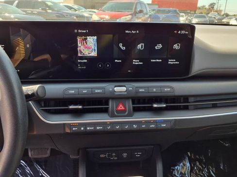 Used 2025 Kia K4 FWD image 25
