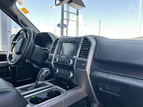 Used 2015 Ford F150 Platinum w/ Equipment Group 701A Luxury AWD/4WD image 14