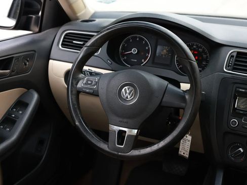 Used 2012 Volkswagen Jetta SE FWD image 29