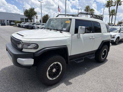 Used 2012 Toyota FJ Cruiser 2WD w/ Upgrade Pkg image 5