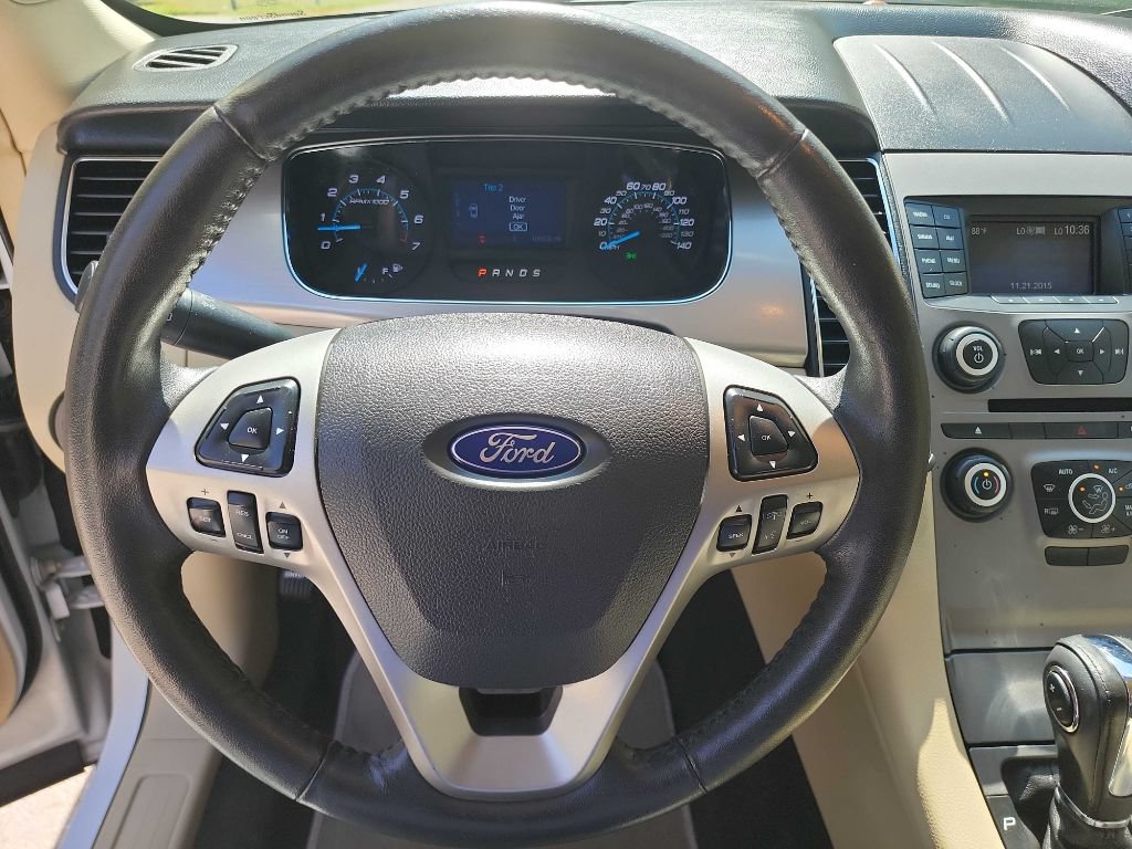 Used 2015 Ford Taurus SEL FWD image 16