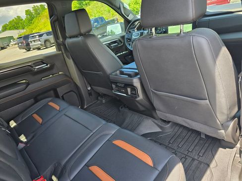 Certified 2023 GMC Sierra 1500 AT4 w/ Technology Package AWD/4WD image 33