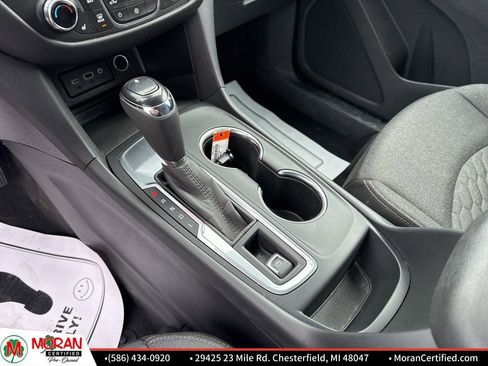 Used 2020 Chevrolet Equinox LT w/ Driver Convenience Package image 18