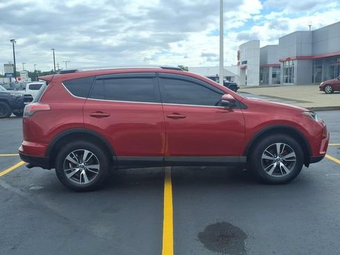Used 2017 Toyota RAV4 XLE AWD/4WD image 19