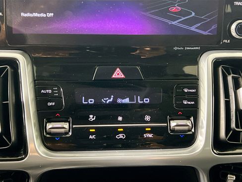 Used 2022 Kia Sorento SX AWD/4WD image 27
