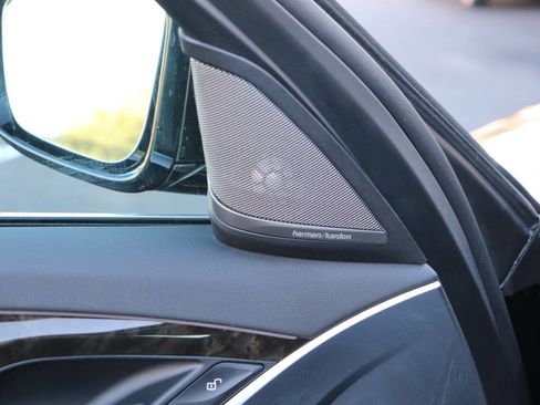 Used 2019 BMW 530i w/ Convenience Package image 19