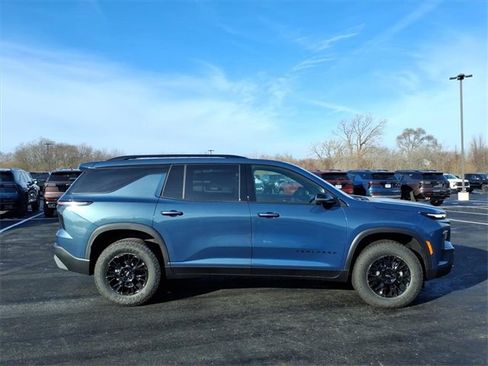 New 2026 Chevrolet Traverse Z71 w/ Enhanced Driving Package image 2