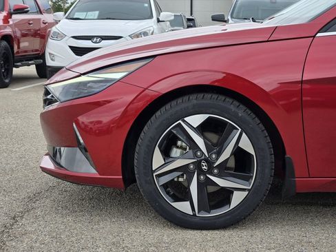 Used 2023 Hyundai Elantra Limited FWD image 6