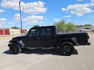 Used 2024 Jeep Gladiator Sport AWD/4WD video 2