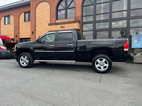 Used 2011 GMC Sierra 2500 Denali w/ Snow Plow Prep Package AWD/4WD image 5