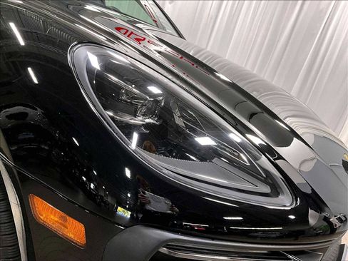 Used 2024 Porsche Macan image 15