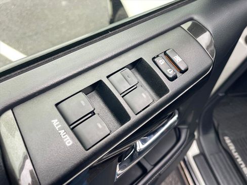 Used 2019 Toyota 4Runner Limited image 8