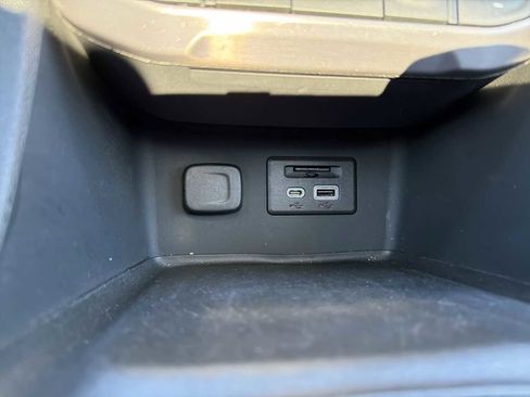 Used 2022 GMC Acadia AT4 w/ Preferred Package image 31