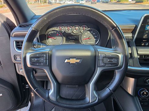 Used 2021 Chevrolet Suburban LT image 22