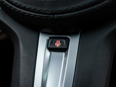 Used 2021 BMW M550i xDrive w/ Dynamic Handling Package image 32