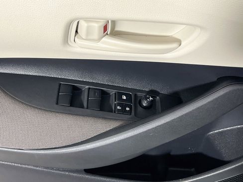 Used 2025 Toyota Corolla LE FWD image 16