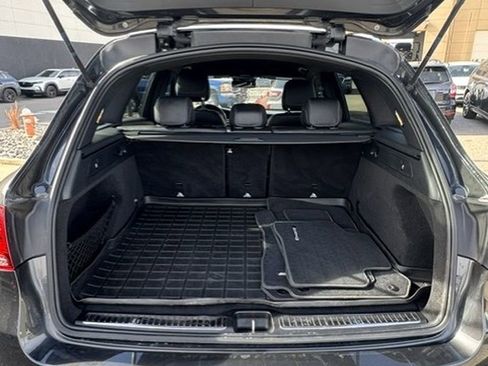 Used 2022 Mercedes-Benz GLC 300 4MATIC image 27
