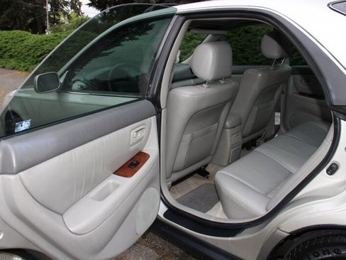 Used 1999 Lexus ES 330 FWD image 15