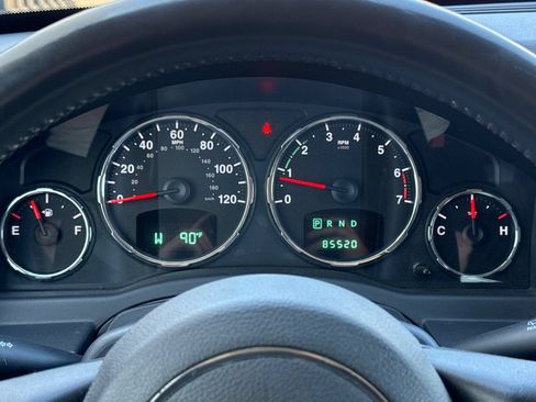 Used 2012 Jeep Liberty Sport AWD/4WD image 22