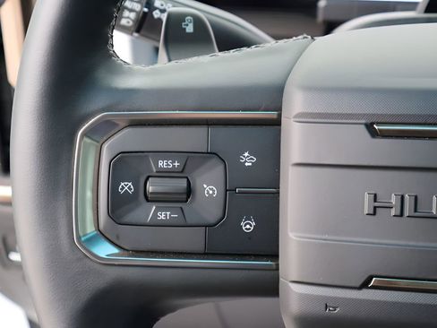 Used 2025 GMC Hummer EV 3X image 33