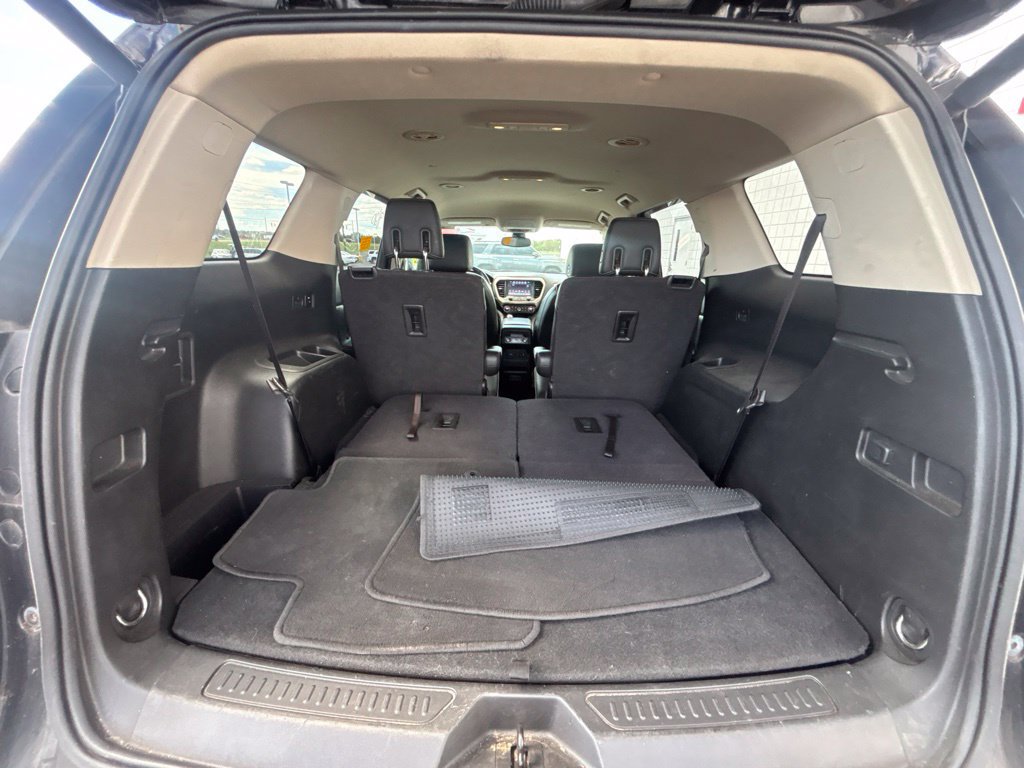 Used 2017 GMC Acadia Denali w/ Technology Package FWD image 30