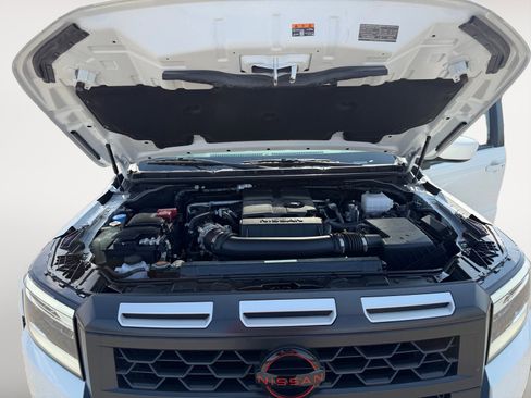 Used 2025 Nissan Frontier Pro-X image 28