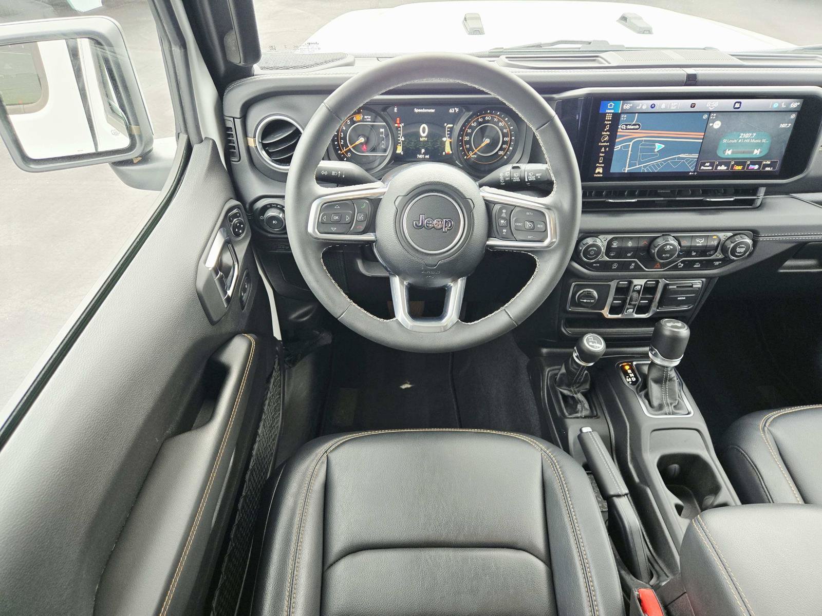 Used 2025 Jeep Wrangler Unlimited Sahara AWD/4WD image 11