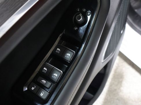 Used 2023 Jeep Grand Cherokee Overland AWD/4WD image 13