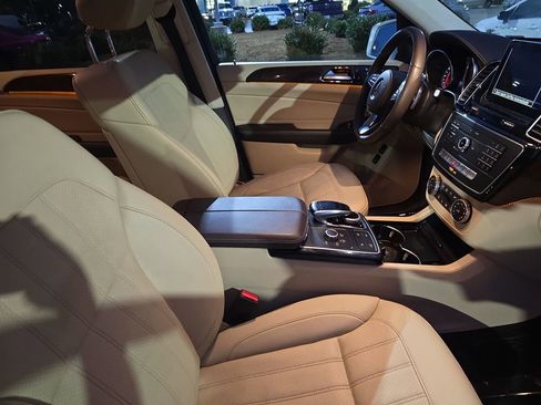 Certified 2018 Mercedes-Benz GLS 450 4MATIC image 11