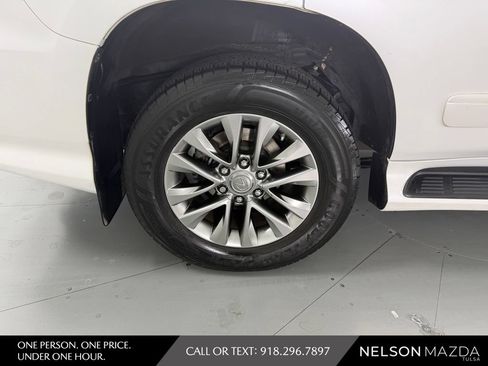 Used 2018 Lexus GX 460 Luxury w/ Preferred Accessory Package AWD/4WD image 12