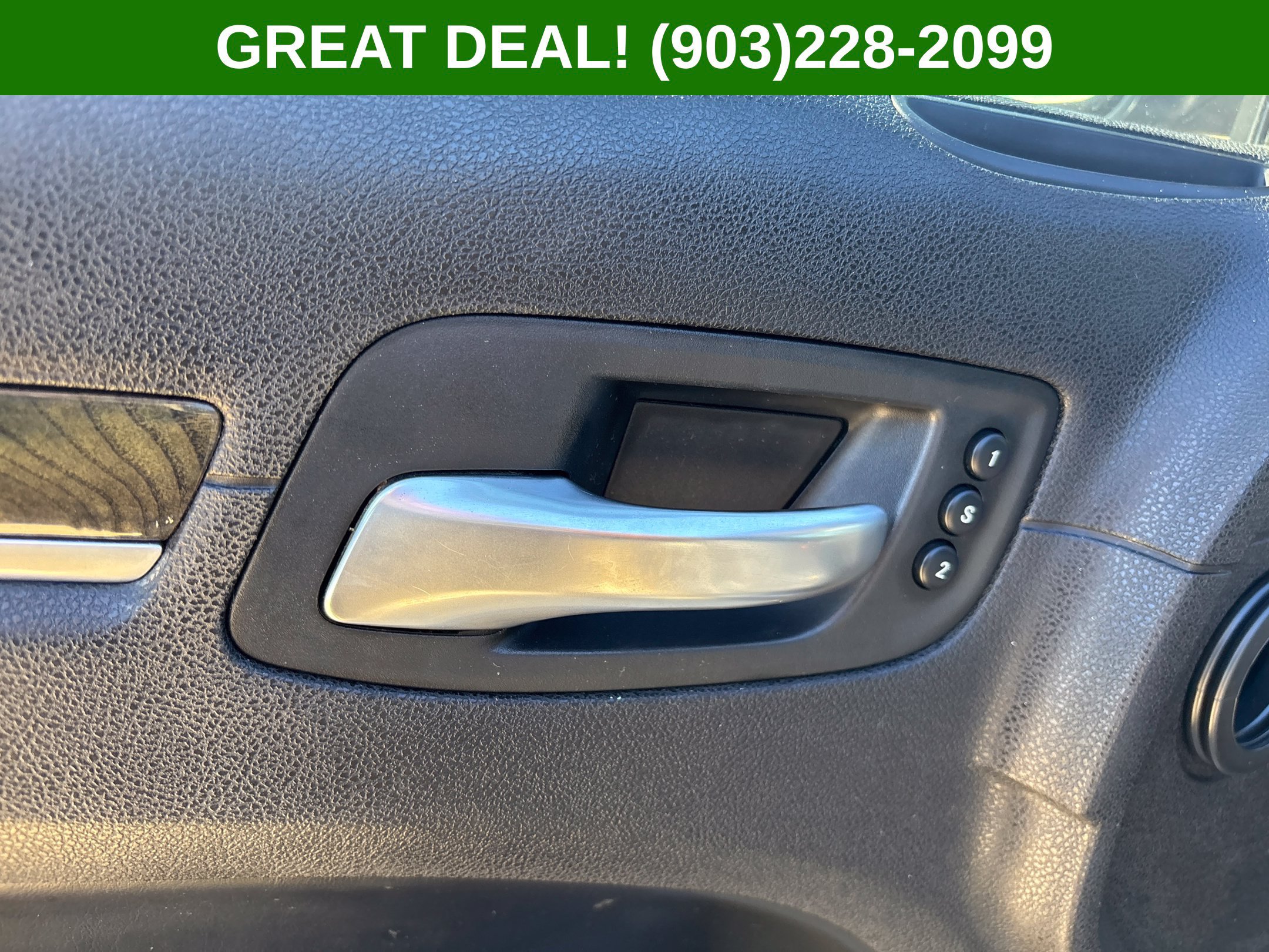 Used 2016 Chrysler 300 C RWD image 20