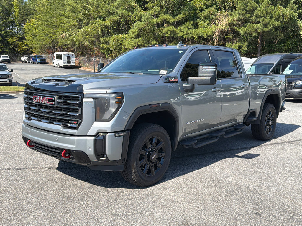 Used 2025 GMC Sierra 3500 AT4 w/ Technology Package AWD/4WD image 3