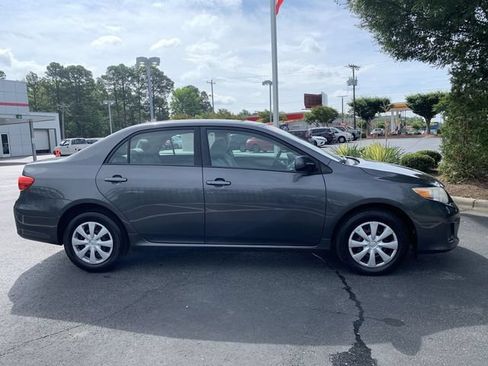 Used 2011 Toyota Corolla LE FWD image 9