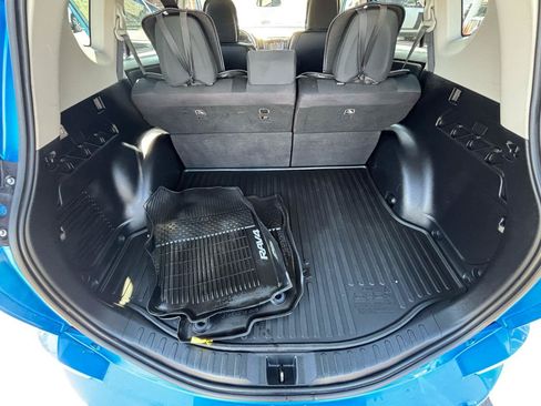 Used 2018 Toyota RAV4 LE w/ All Weather Liner Package AWD/4WD image 22
