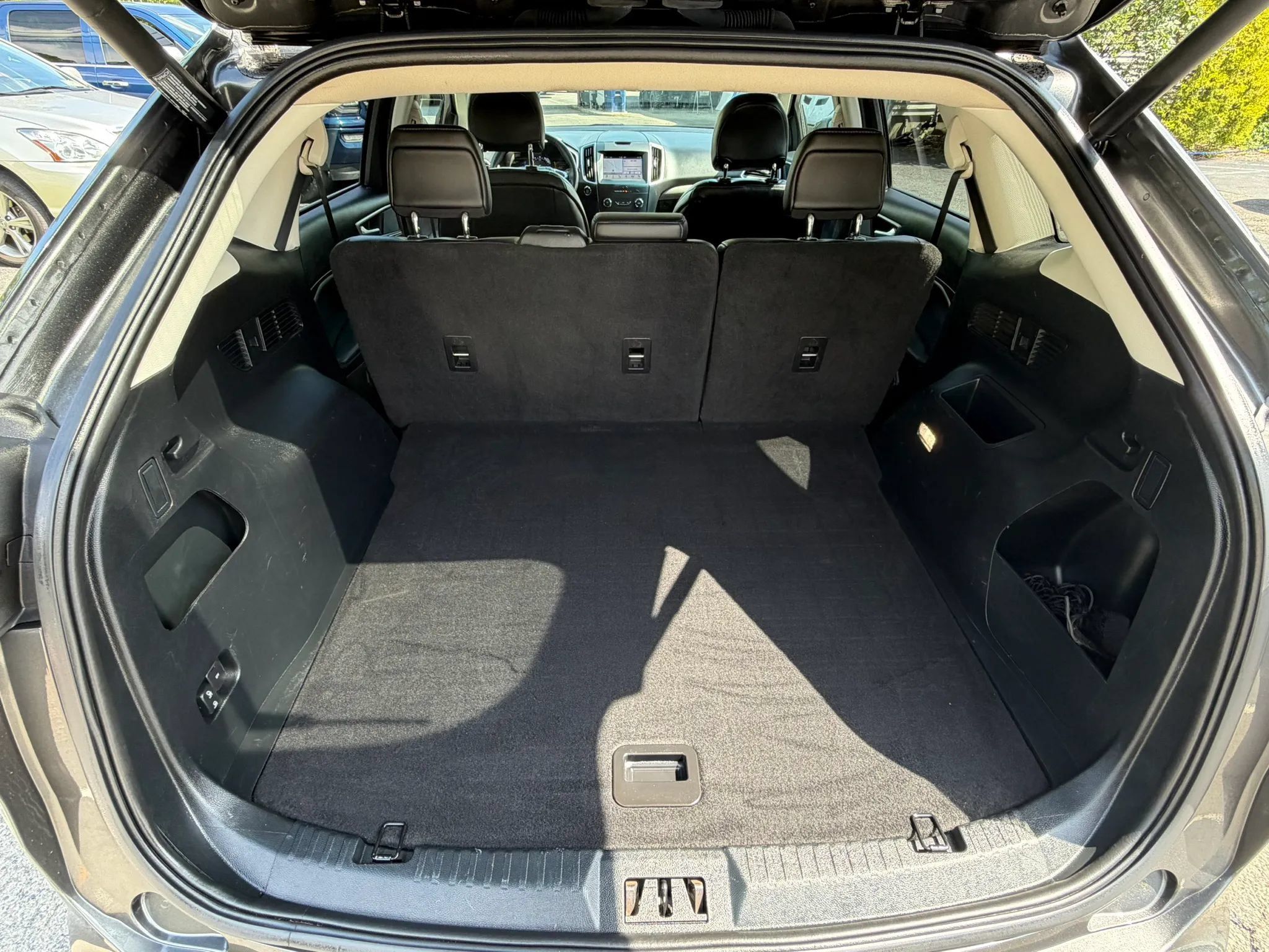 Used 2019 Ford Edge SEL w/ Equipment Group 201A AWD/4WD image 32