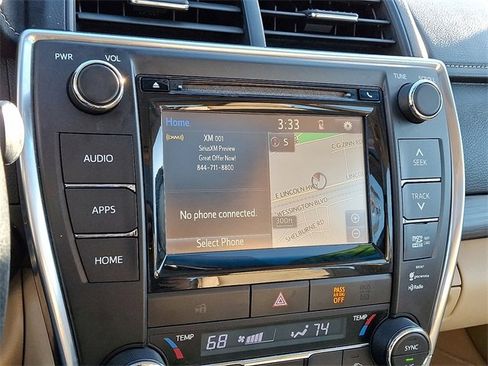 Used 2015 Toyota Camry XLE image 17