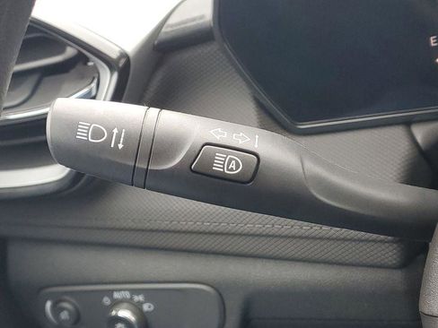 Used 2024 Chevrolet TrailBlazer LT w/ Driver Confidence Package image 11