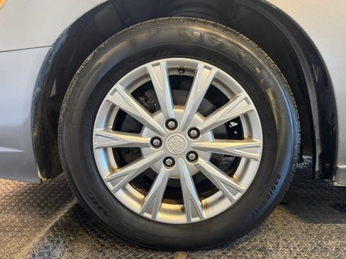 Used 2011 Buick Lucerne CXL FWD image 31