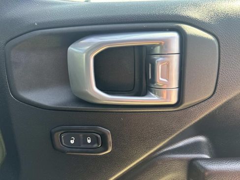 Used 2021 Jeep Wrangler Sport AWD/4WD image 14