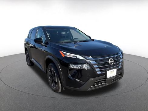 Used 2025 Nissan Rogue SV FWD image 3