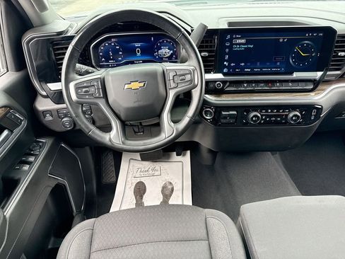 Used 2024 Chevrolet Silverado 2500 LT AWD/4WD image 14