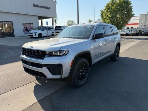New 2026 Jeep Grand Cherokee L 4WD image 3