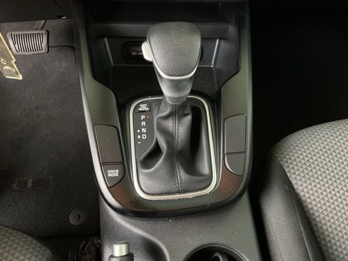 Used 2025 Kia Soul LX w/ LX Technology Package FWD image 18