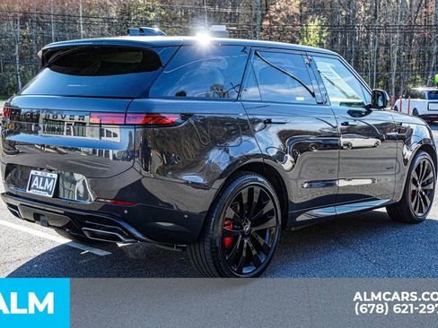 Used 2025 Land Rover Range Rover Sport Dynamic SE AWD/4WD image 6