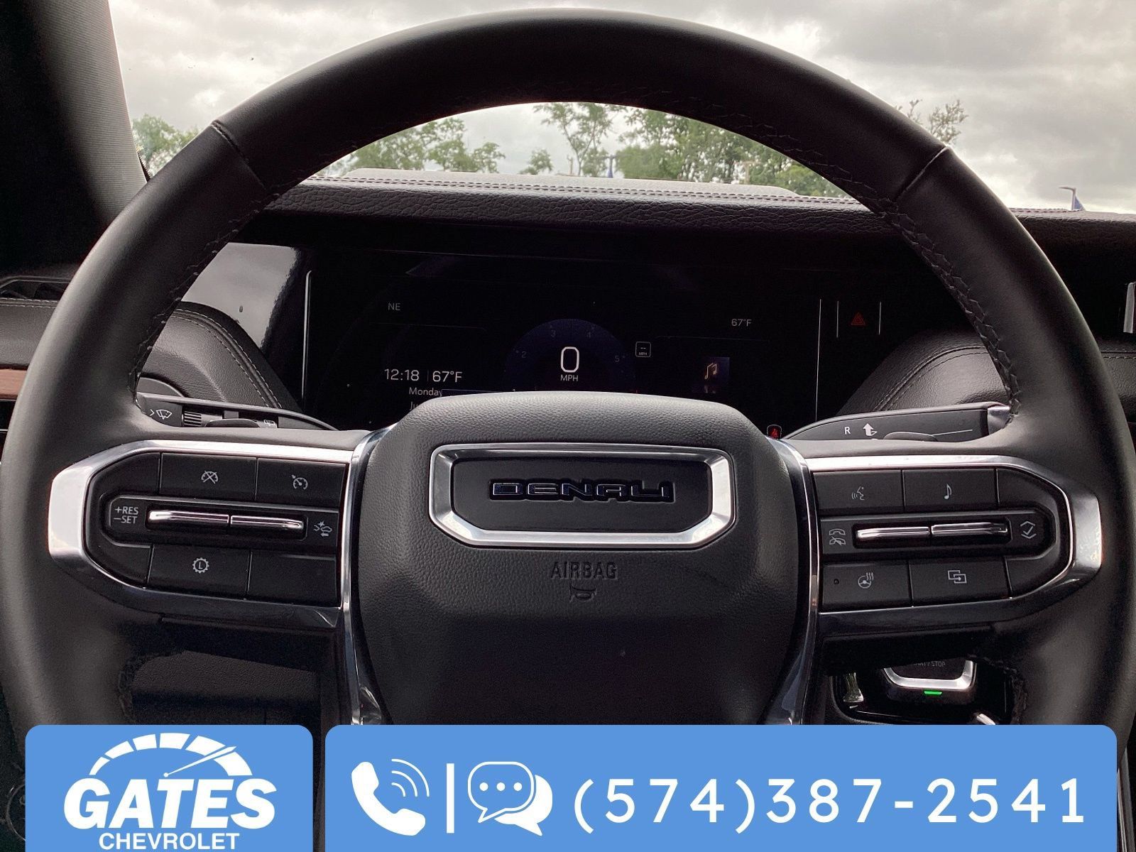 Used 2025 GMC Yukon XL Denali AWD/4WD image 35